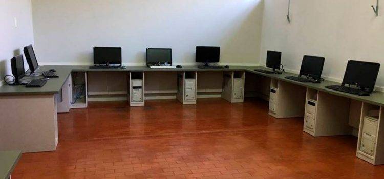 Inauguração da Sala de Informática Inauguração da Sala de Informática